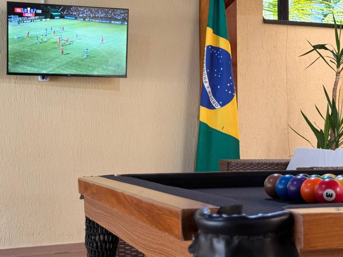 Casa com Piscina e Ampla Área de Lazer à Venda no Ubatumirim .