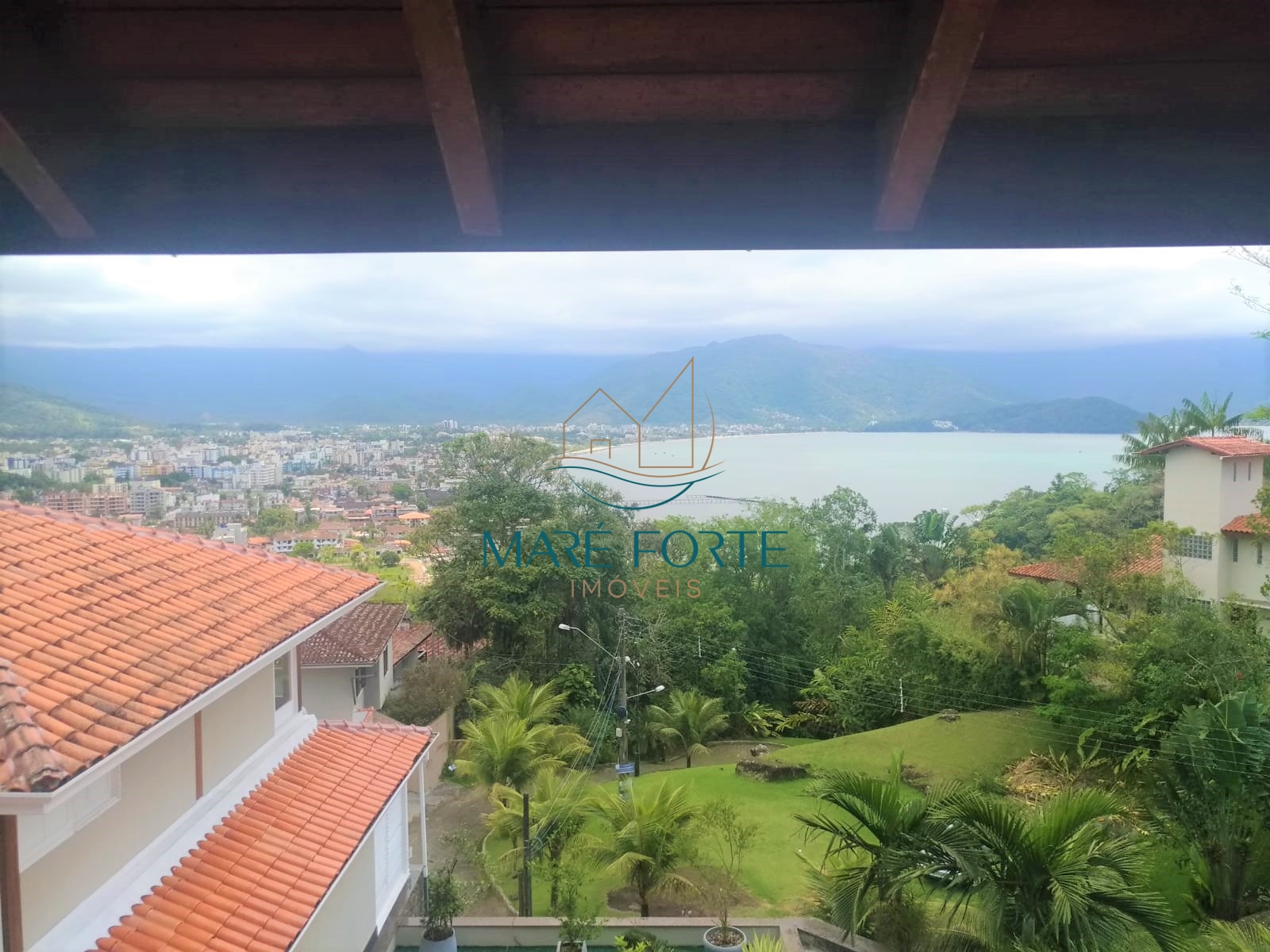 Casa de Condomínio à venda com 6 quartos, 314m² - Foto 19