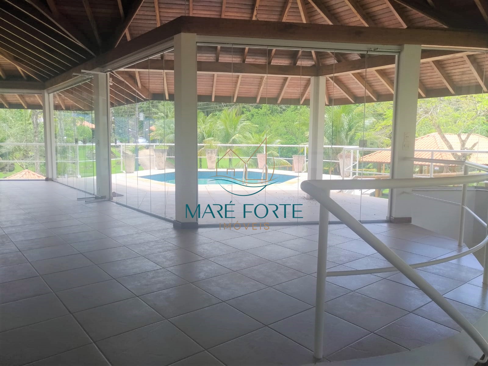 Casa de Condomínio à venda com 6 quartos, 314m² - Foto 4
