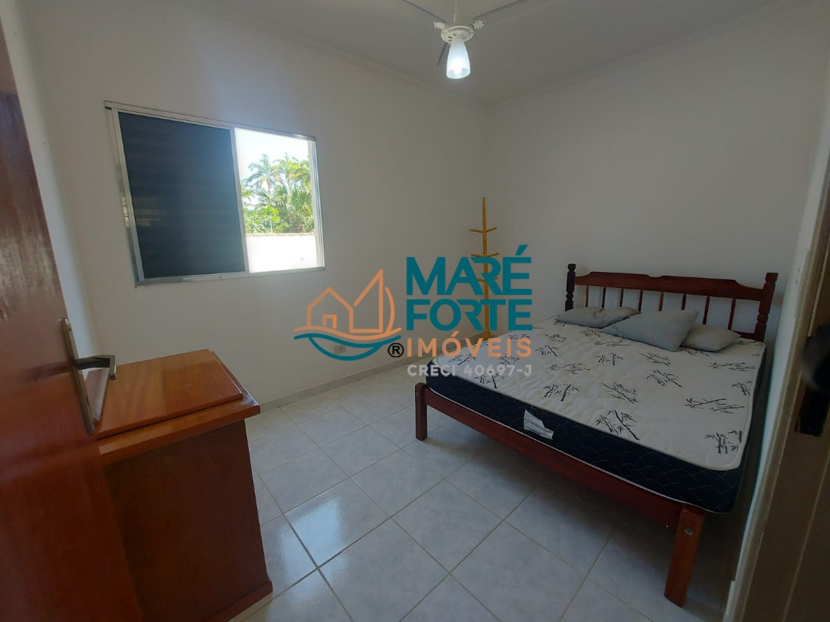 Apartamento térreo, com dois dormitórios, 400 metros da orla da Praia Grande