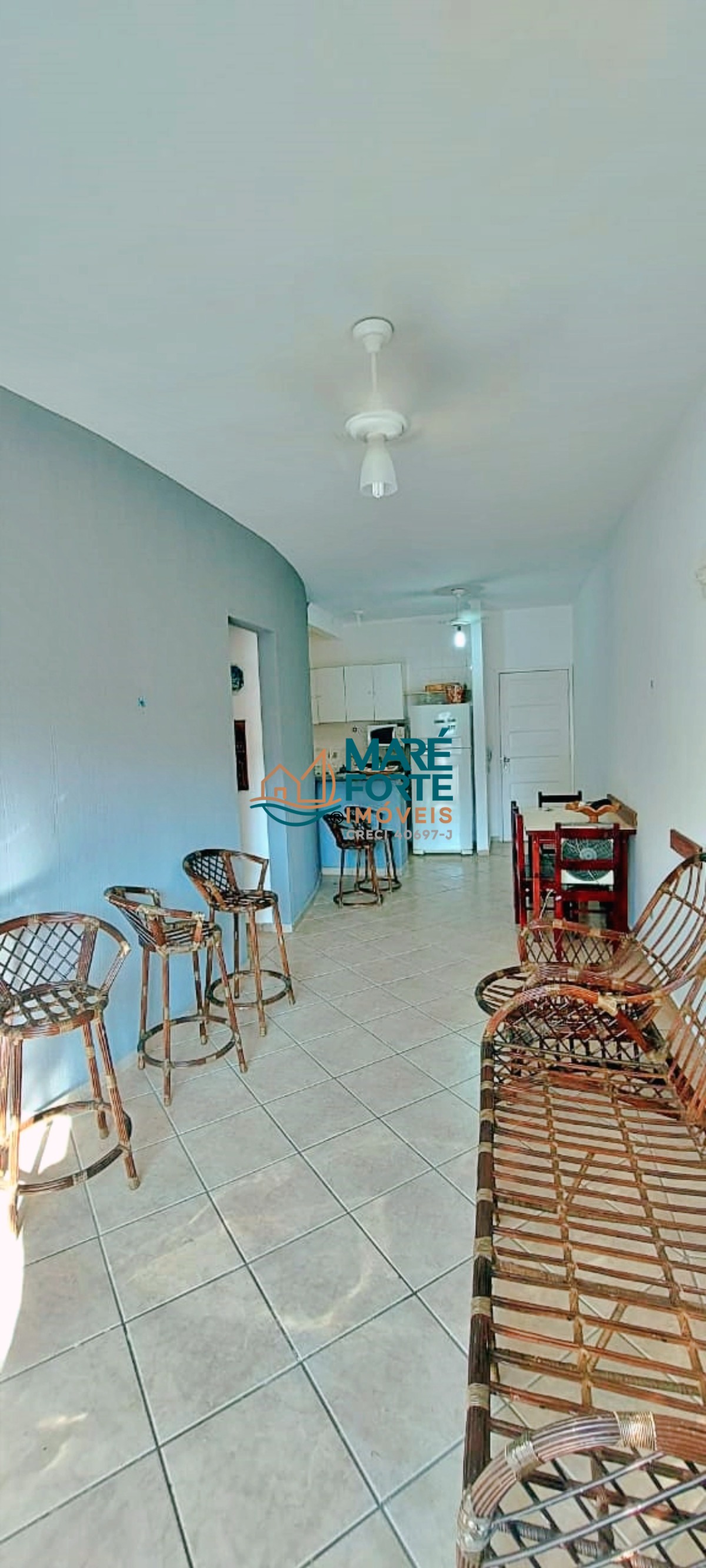 Apartamento de 02 dormitorios mobiliado no itagua.