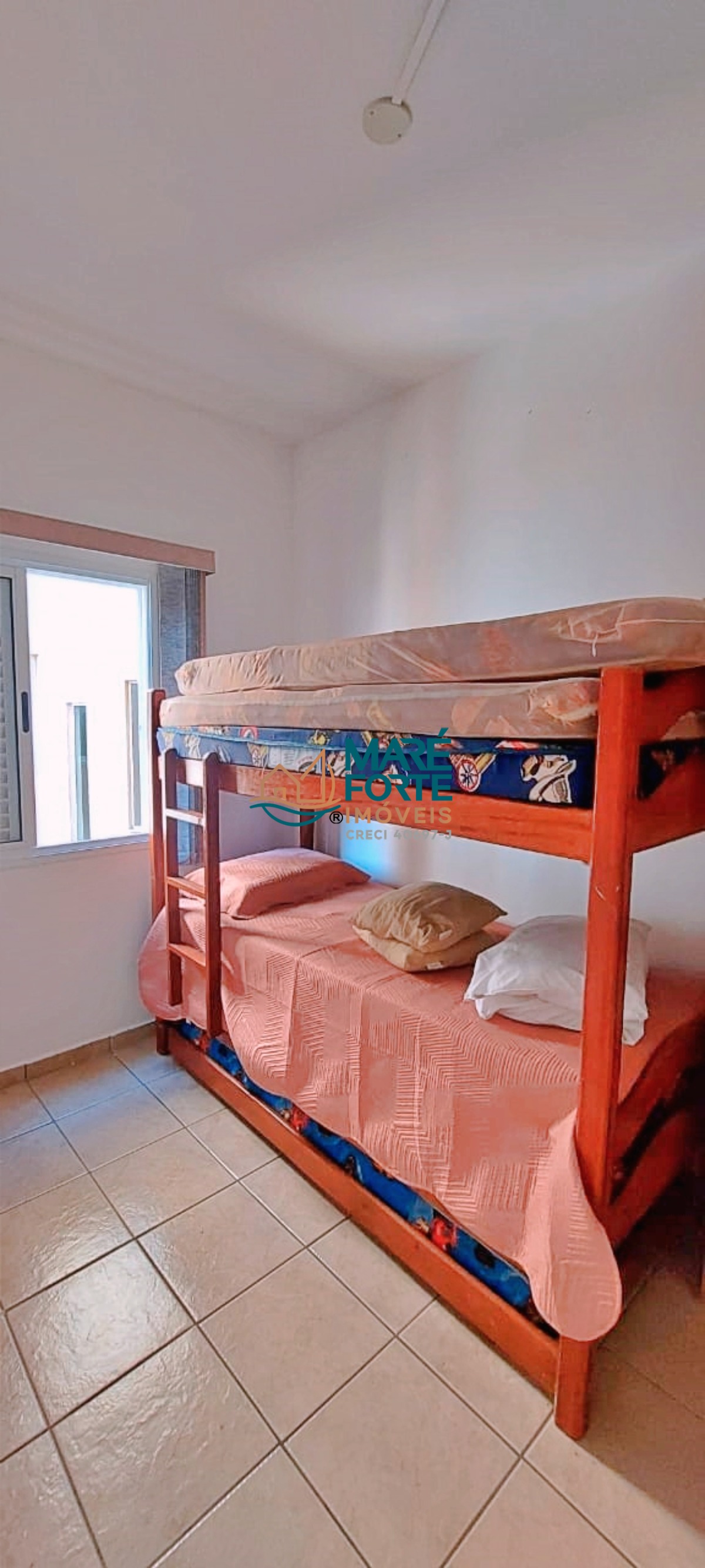 Apartamento de 02 dormitorios mobiliado no itagua.
