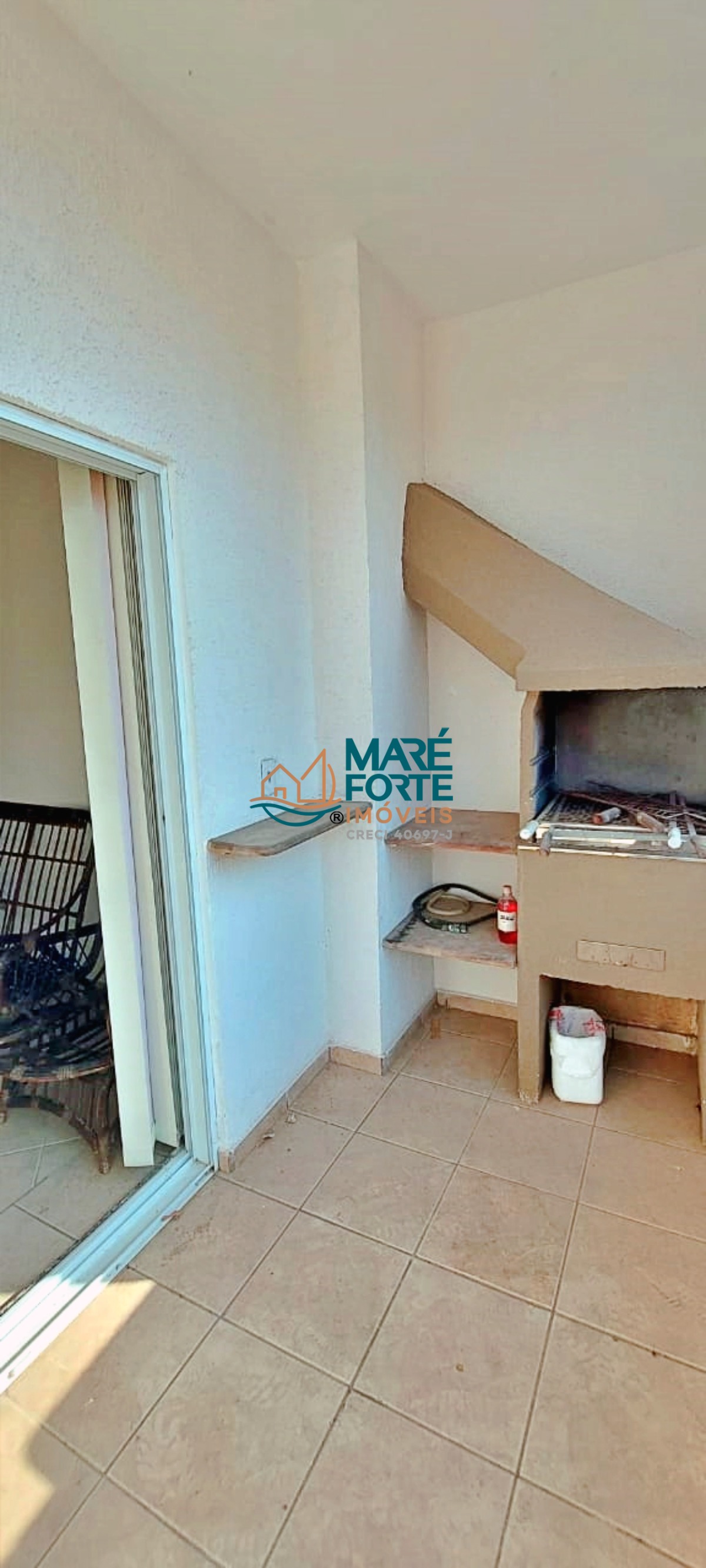 Apartamento de 02 dormitorios mobiliado no itagua.