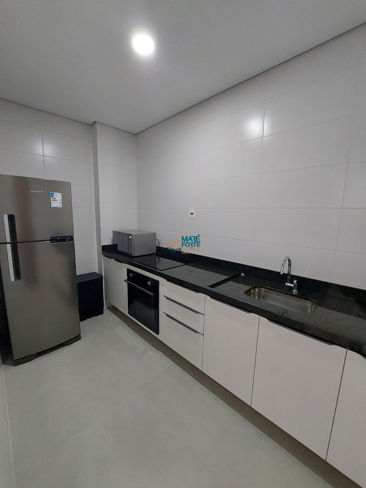 Casa decorada em condominio fechado com estrutura de lazer!