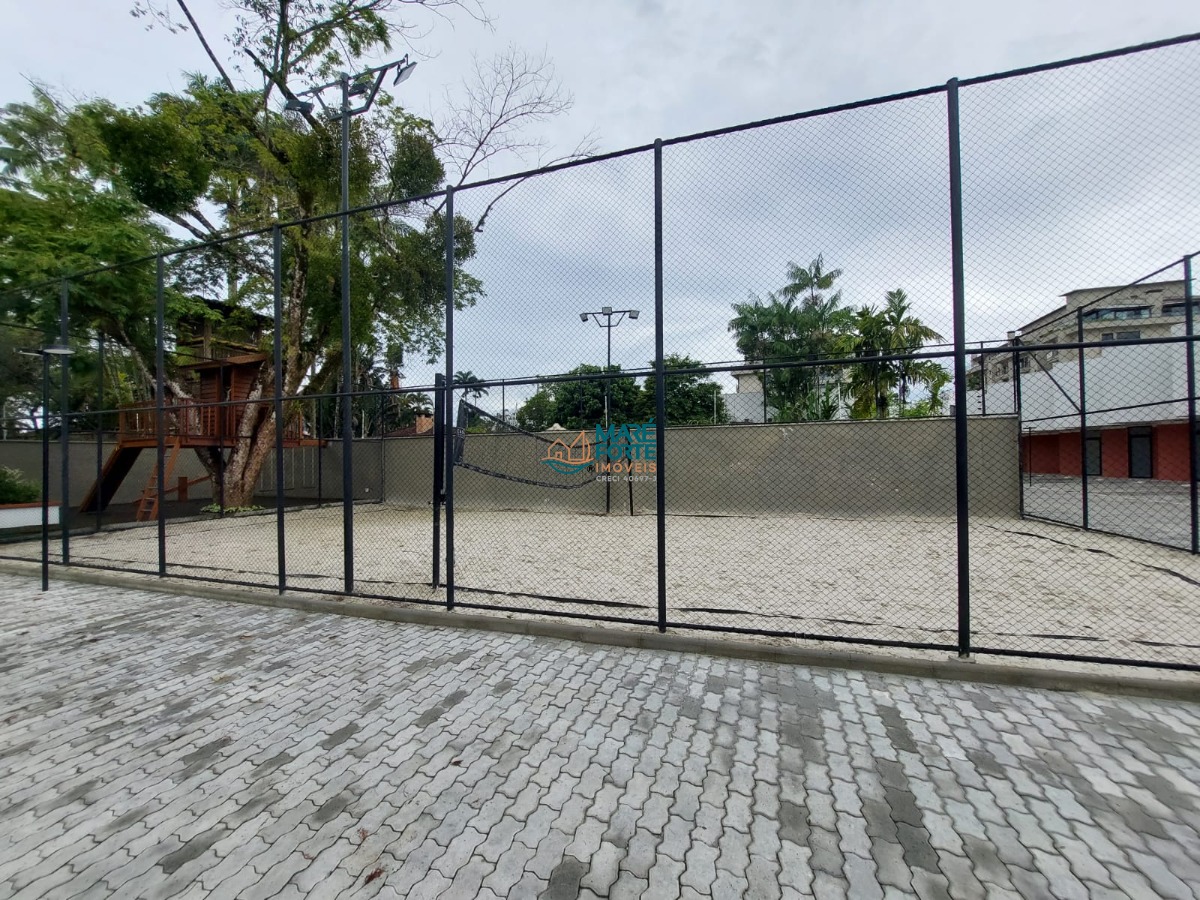 Casa decorada em condominio fechado com estrutura de lazer!